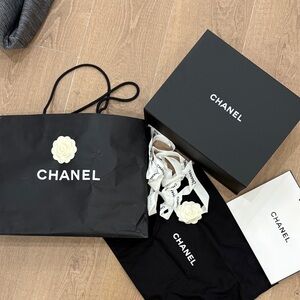 CHANEL Black and White Gift Set
